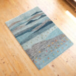 ブルグレーグラデーションの風景画ギャッベ