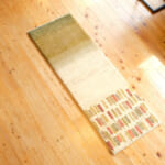 原毛と生命の樹デザインのミニランナーギャッベ