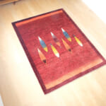 茜色のギャッベ