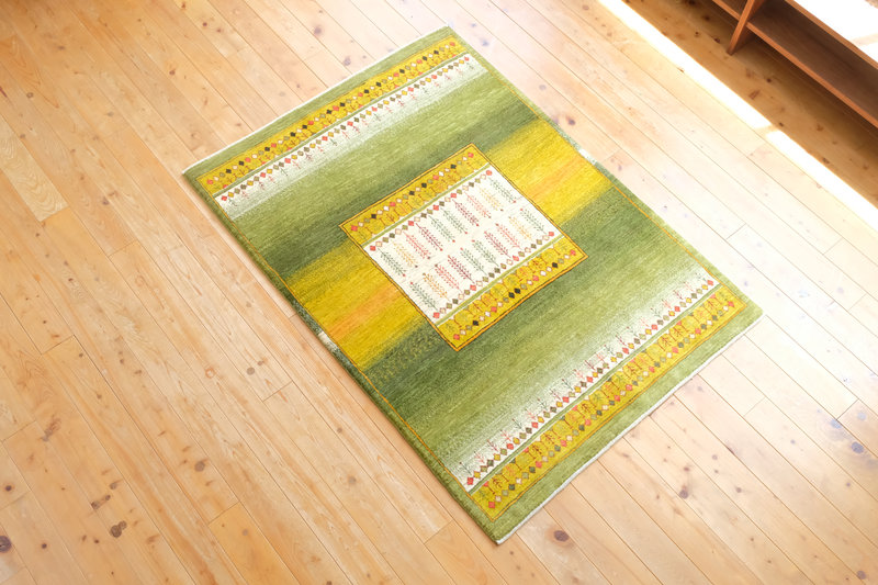 爽やかなグリーンギャッベ