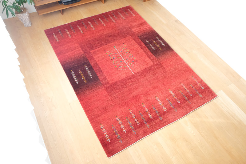 茜色のギャッベ