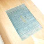 淡いブルーグレーカラーのギャッベ