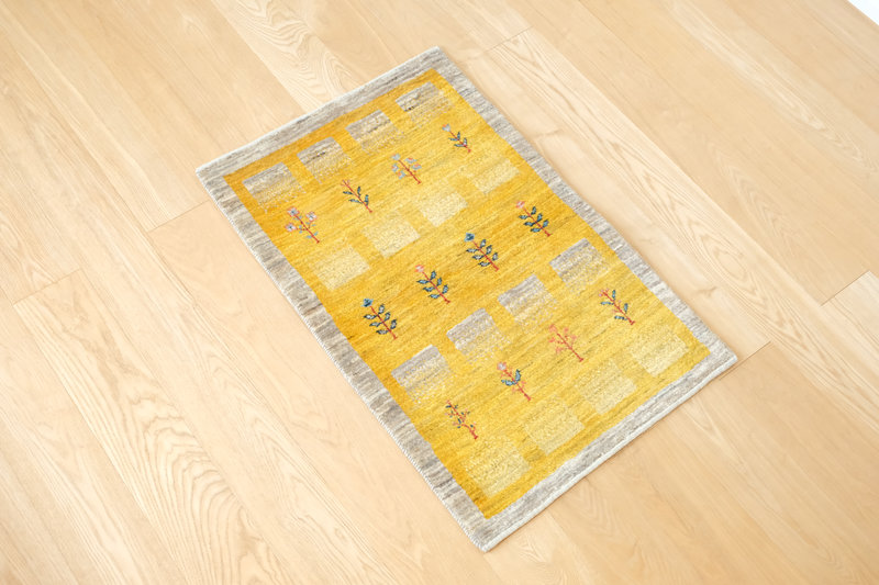 黄色が美しいアートギャッベ