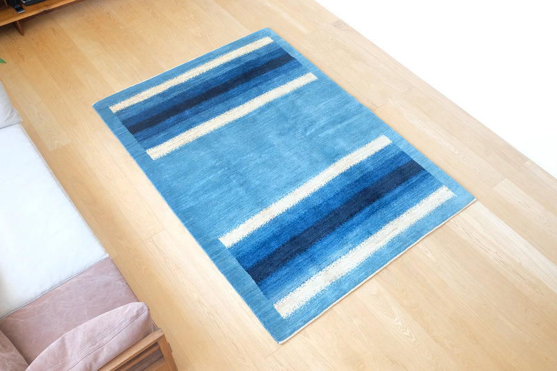 ブルーグラデーションのみのシンプルギャッベ