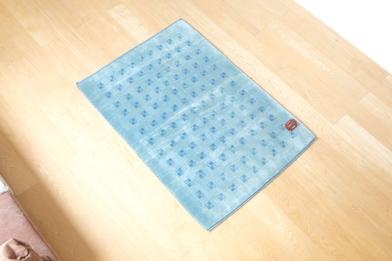 雨雲のような灰色のギャッベ