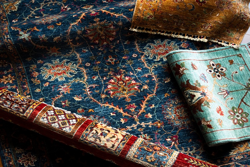 伝統的な文様が描かれる絨毯「ガズニン」